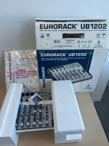 Behringer EURORACK UB1202